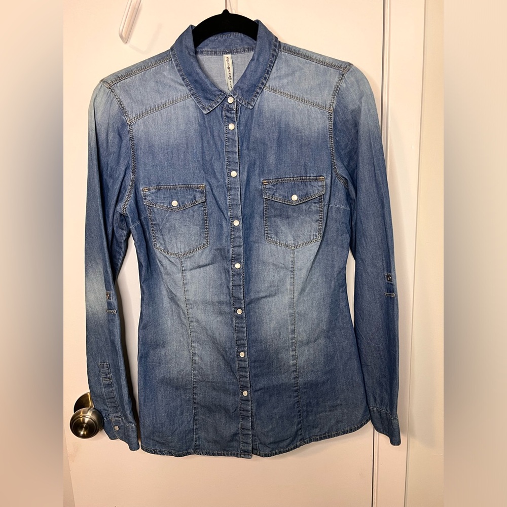 Stradivarius Button Down Blue Shirt Size M